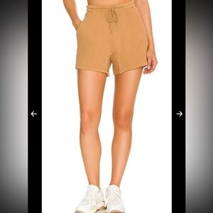 Donni Ribbed Short Camel Size XS
